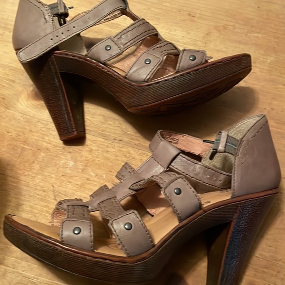 BORN taupe FELICE strappy LEATHER heels platform Size 10 - Picture 4 of 6